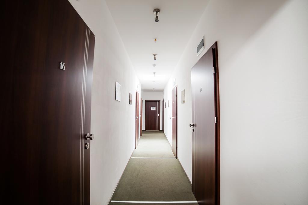 Pelikan Aleksandrów Łódzki Extérieur photo