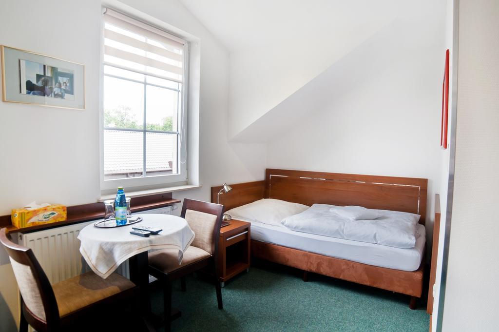 Pelikan Aleksandrów Łódzki Chambre photo