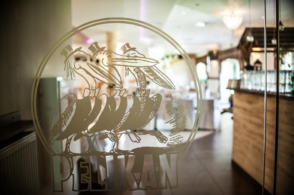 Pelikan Aleksandrów Łódzki Extérieur photo