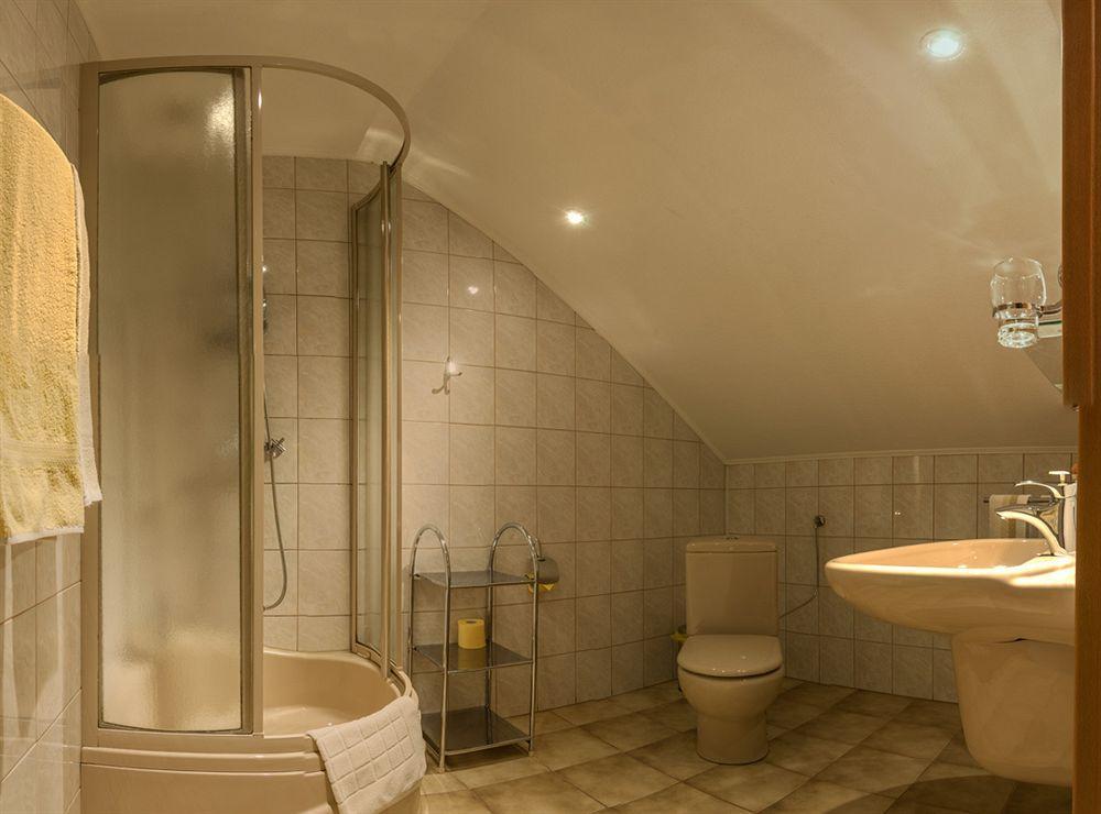 Pelikan Aleksandrów Łódzki Extérieur photo