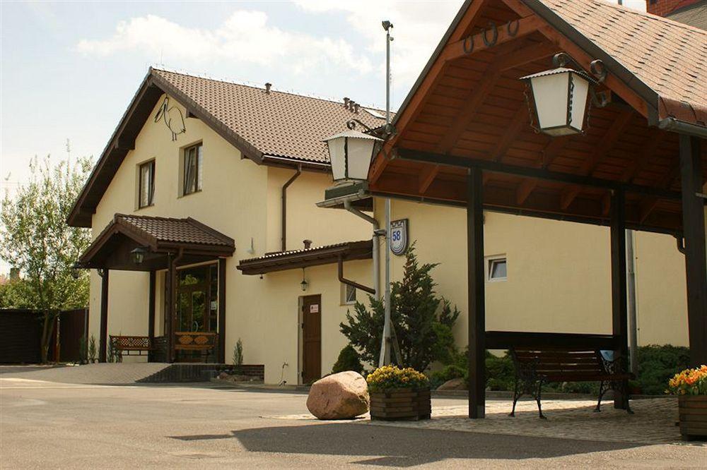 Pelikan Aleksandrów Łódzki Extérieur photo