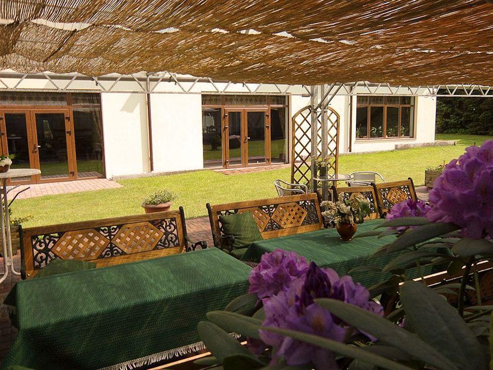 Pelikan Aleksandrów Łódzki Extérieur photo