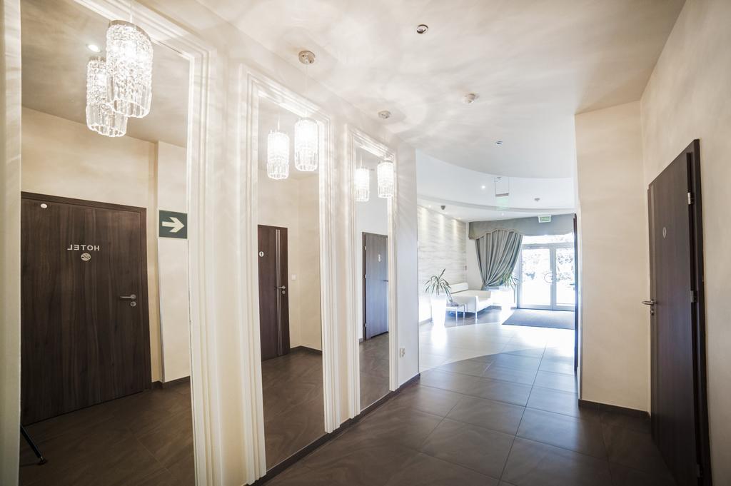 Pelikan Aleksandrów Łódzki Extérieur photo